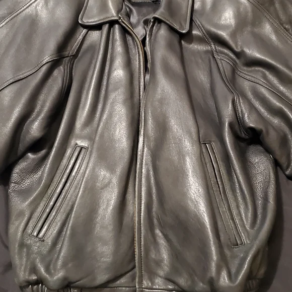Wilsons Leather Classic Black Bomber Jacket - Picture 4 of 16